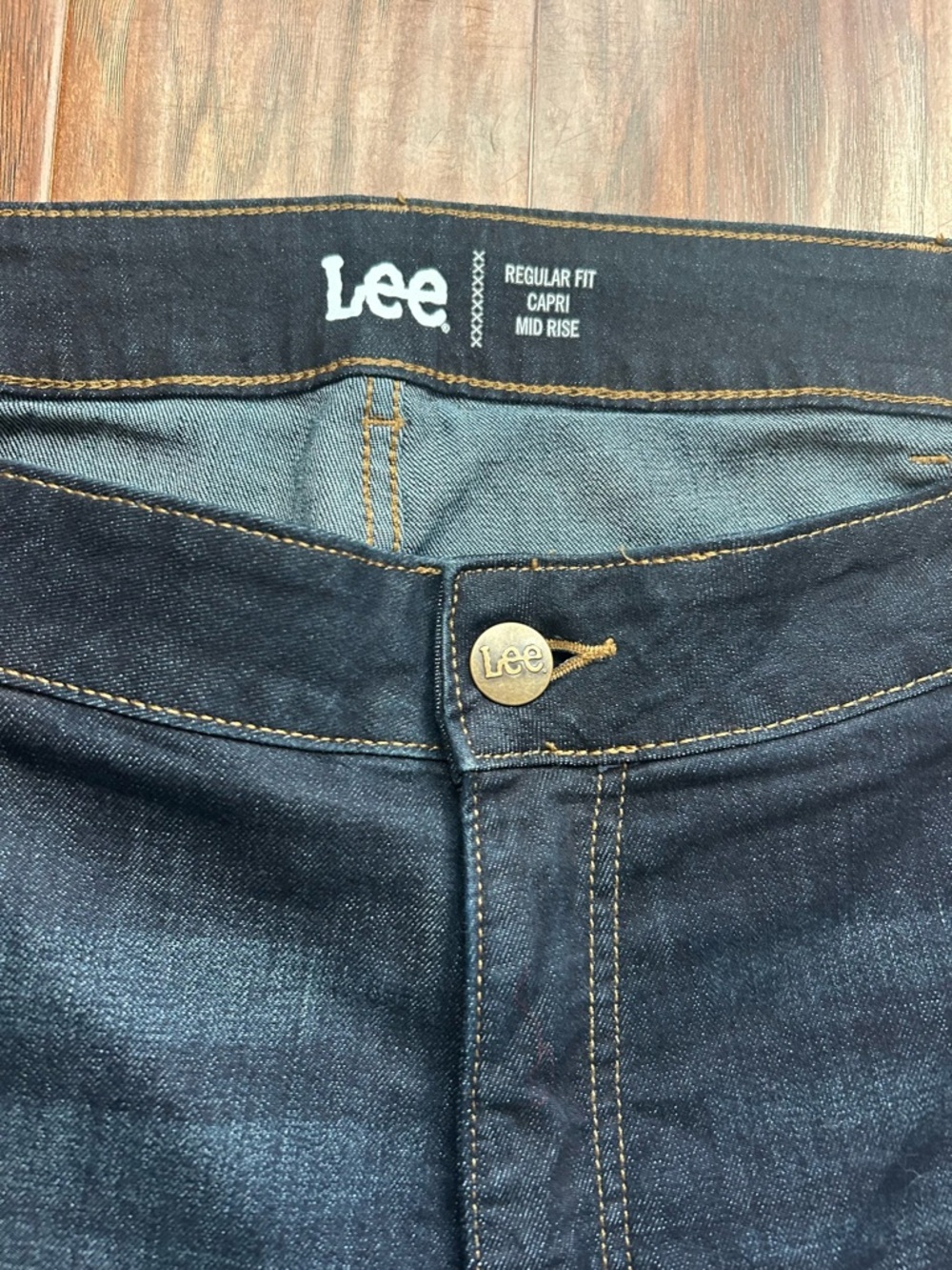 Lee Women’s Dark Indigo Denim Bermuda Shorts - Picture 3 of 10